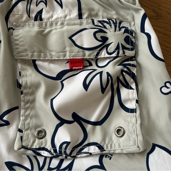 Abercrombie and Fitch Men's Floral Swim Shorts - gray and White - Picture 6 of 9